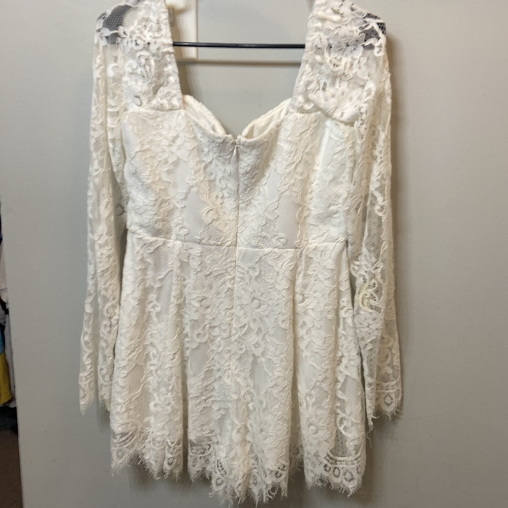 Lulu’s Lace Romper - Picture 2 of 3